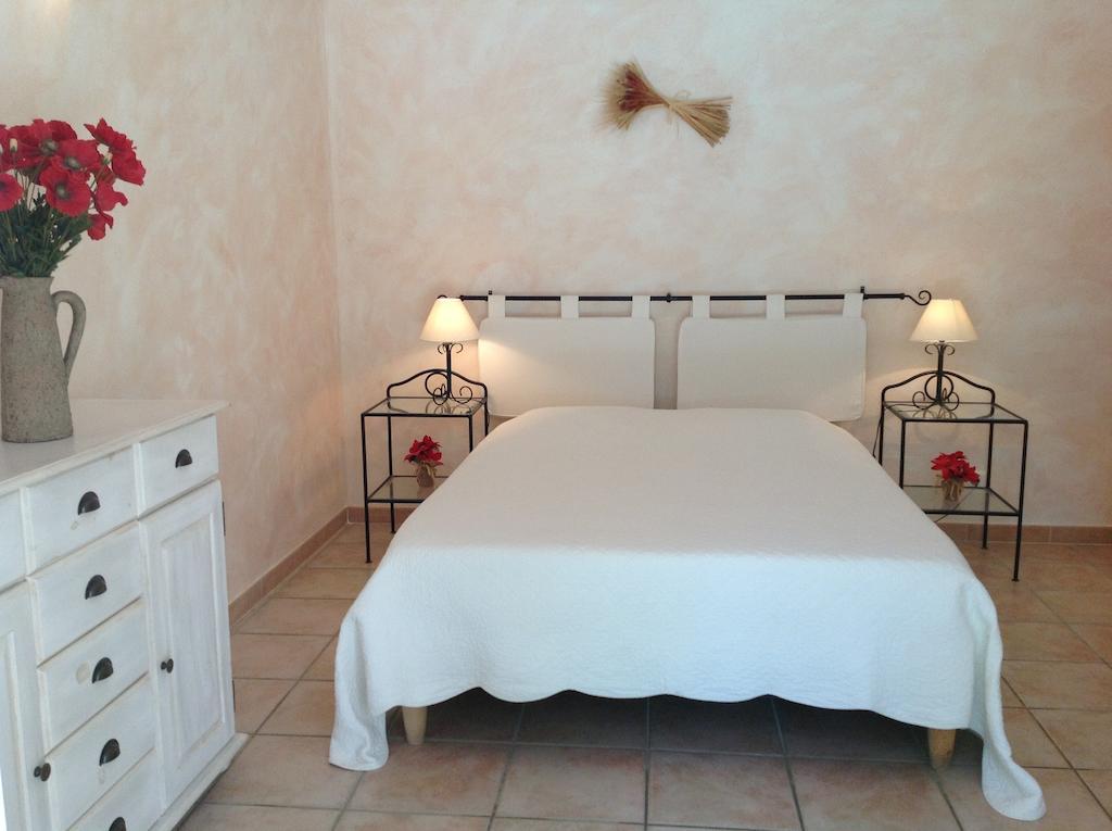 Two-Bedroom Suite - pool view,919190482:JPEG